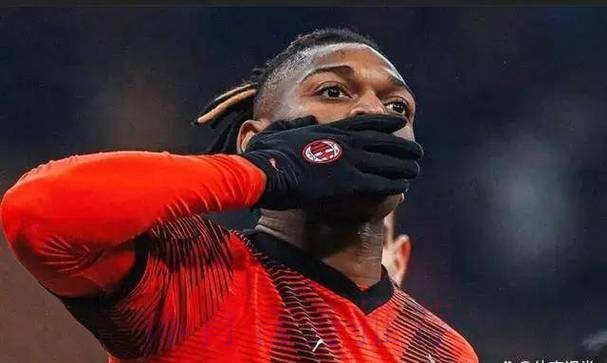 米体:皇马将目光转向莱奥 准备报价1.2亿欧 米体:皇马将目光转向莱奥 准备报价1.2亿欧